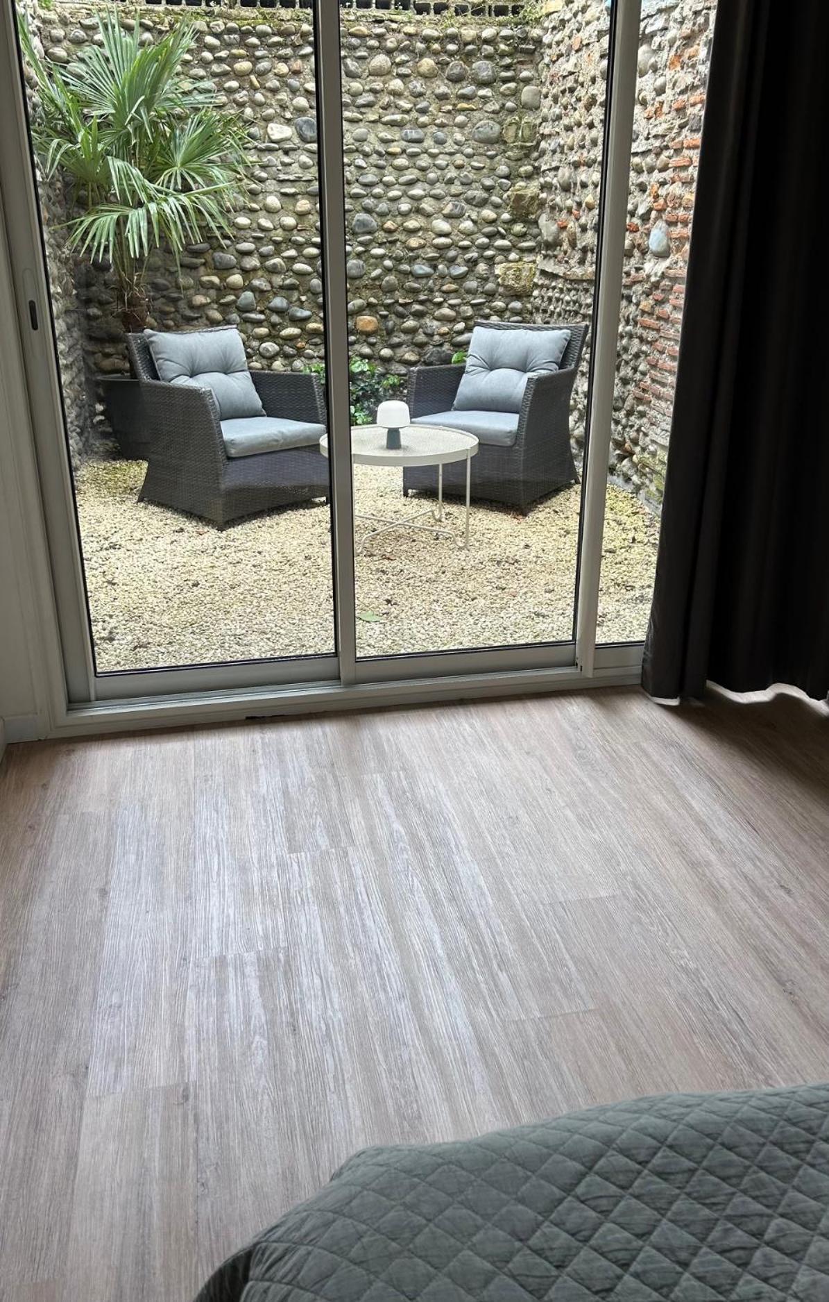 Le Patio : Appartement Chic 3 Chambres Au Coeur De Pau Buitenkant foto