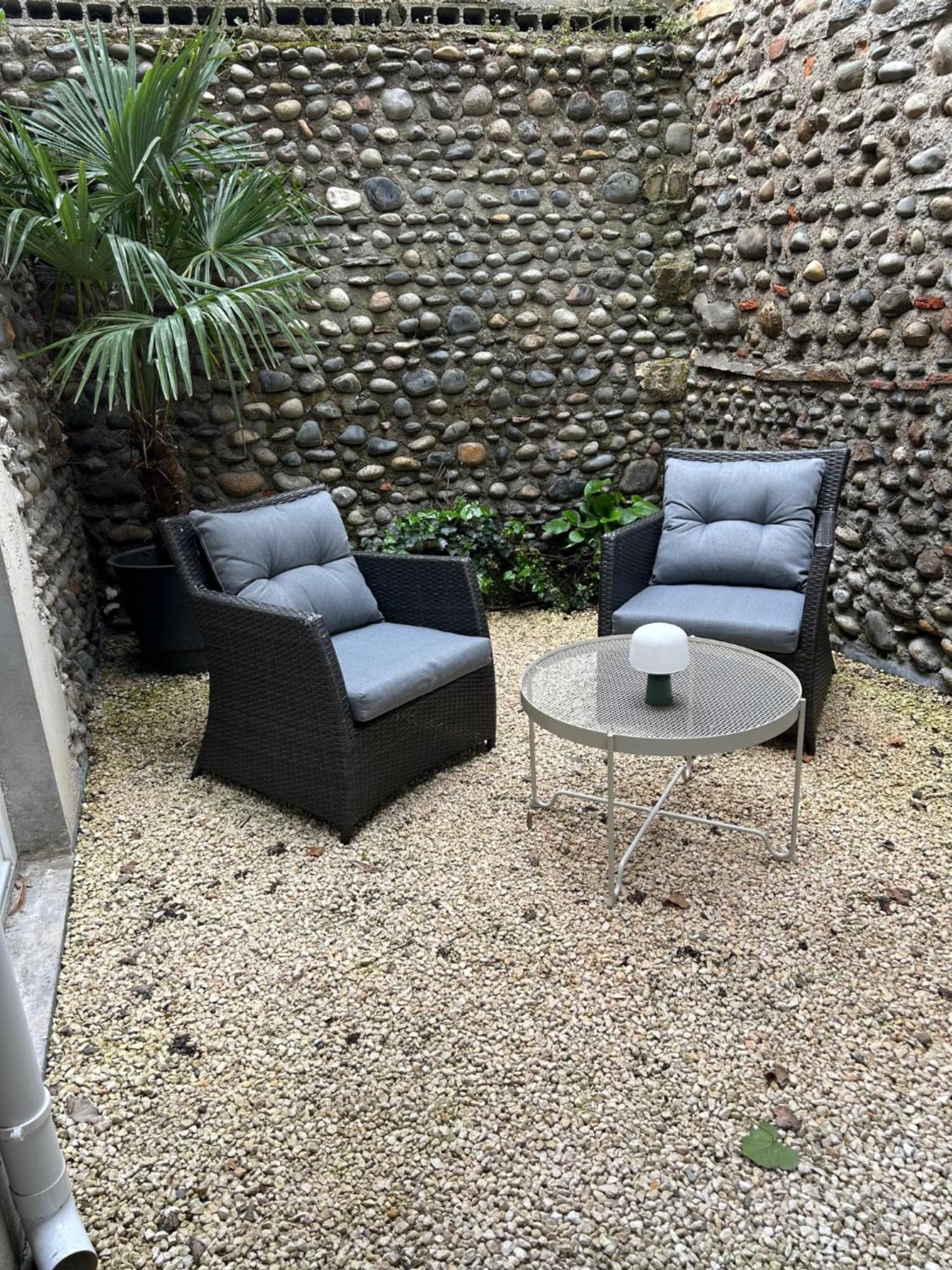 Le Patio : Appartement Chic 3 Chambres Au Coeur De Pau Buitenkant foto